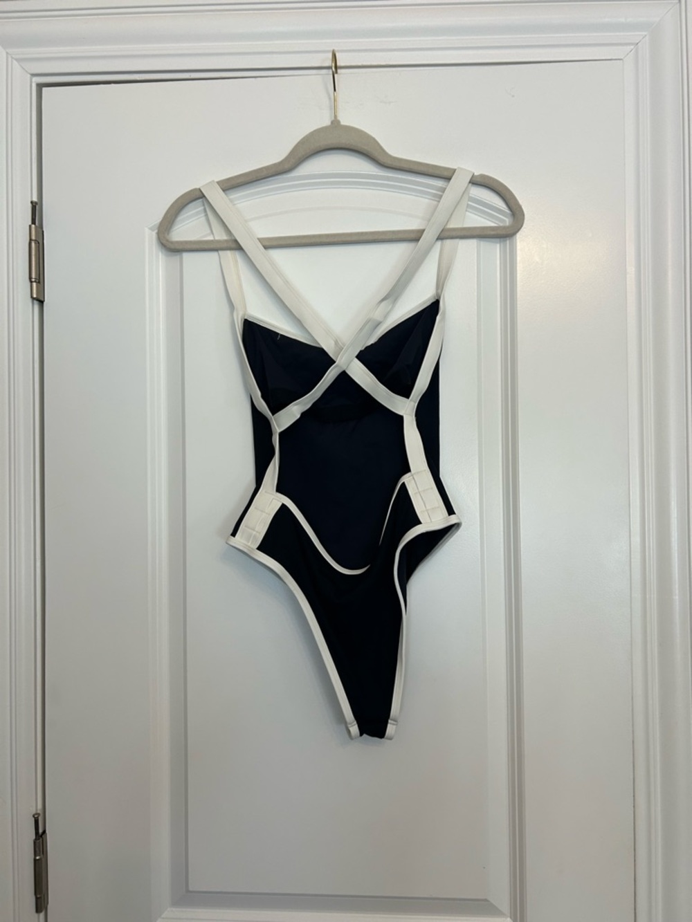 L*Space Baewatch One Piece Swimsuit - Picture 4 of 6